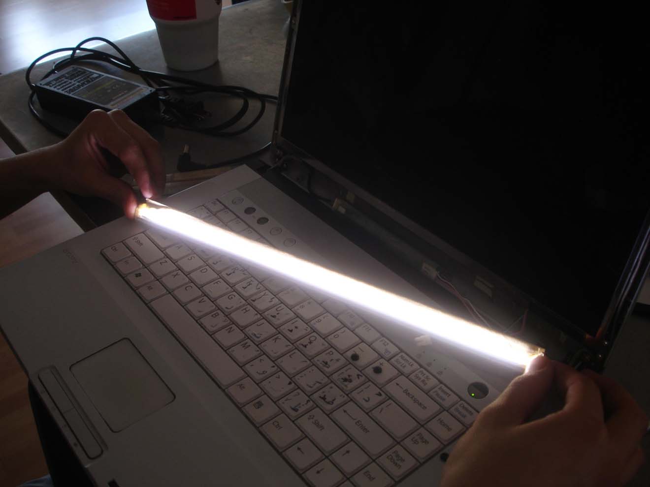 Замена и ремонт подсветки экрана ноутбука в Таганроге